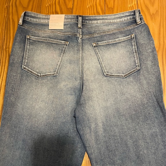 Lauren Conrad Super High Rise Flare Jeans- Size 18 - Picture 10 of 11